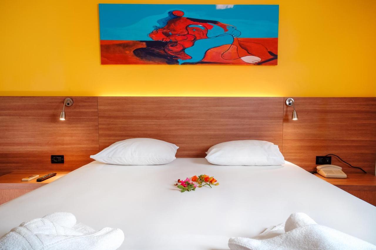 Hotel Pavlou Poros Town Bagian luar foto
